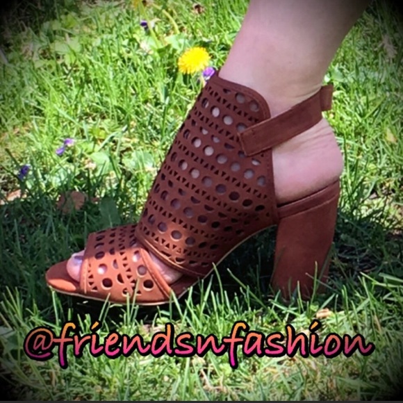 5️⃣🌟 SZ 8-10! Cognac Perforated Booties! NEW! - Picture 3 of 7